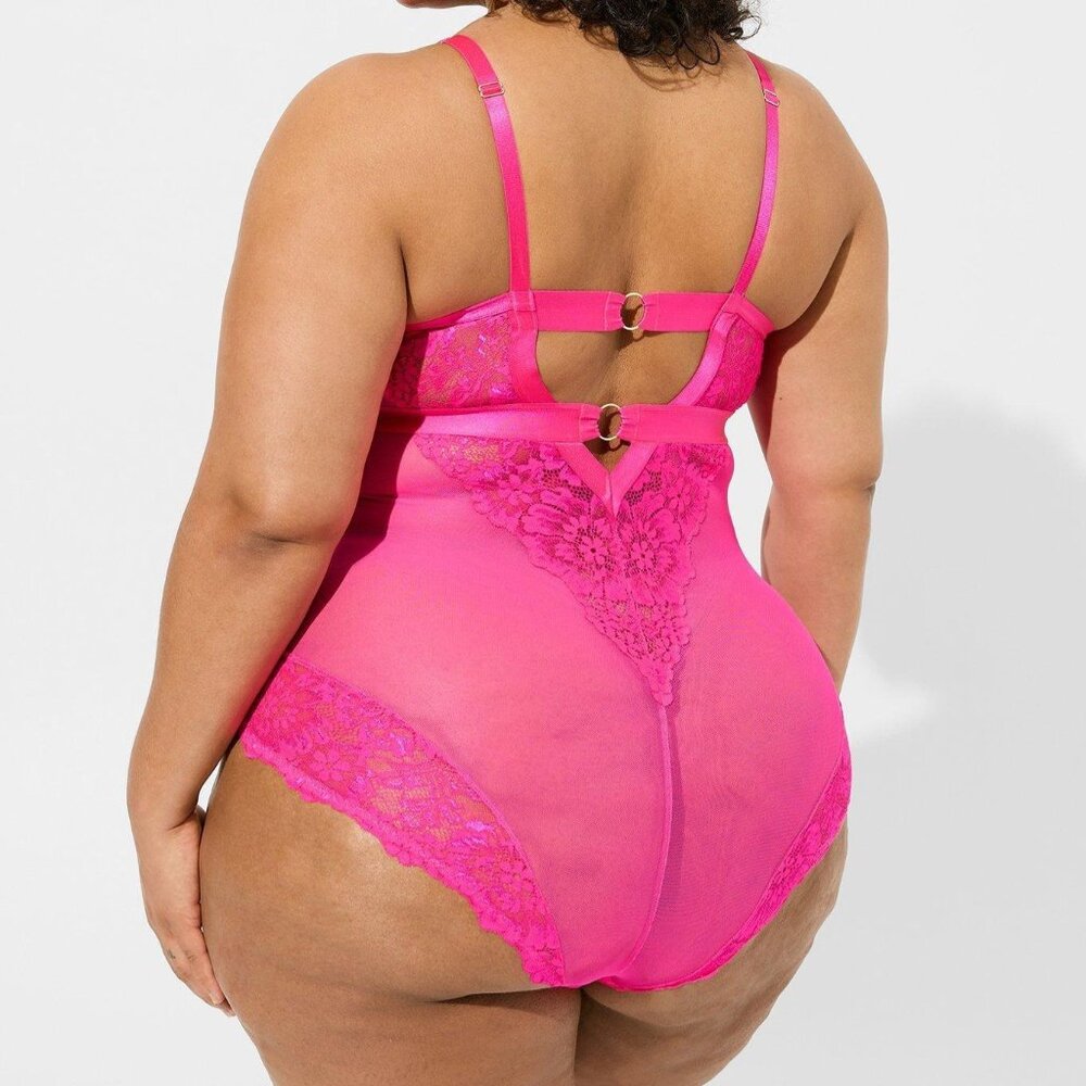 ❤️NWT TORRID LINGERIE HOT PINK BODYSUIT - STRAPPY FLORAL LACE PLUS SIZE - Picture 2 of 10